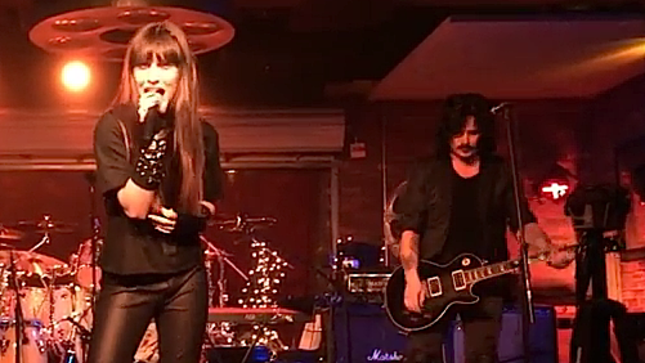 GILBY CLARKE And GABBIE RAE Perform GUN N' ROSES Classic "Sweet Child O' Mine" At Lucky Strike Live Jam; Video Available 