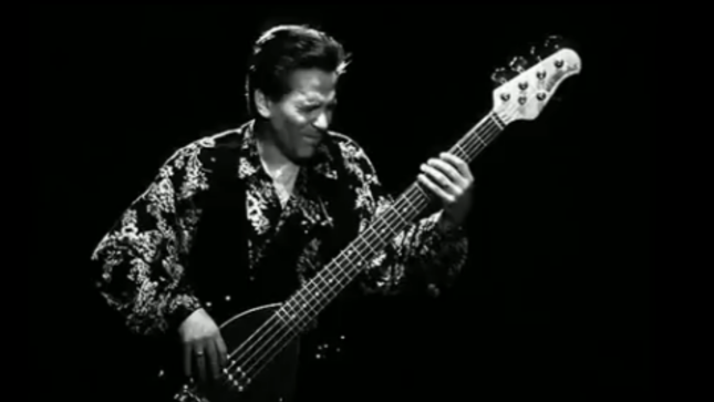 TOTO Bassist MIKE PORCARO Loses Battle With Lou Gehrig's Disease; Passes At 59