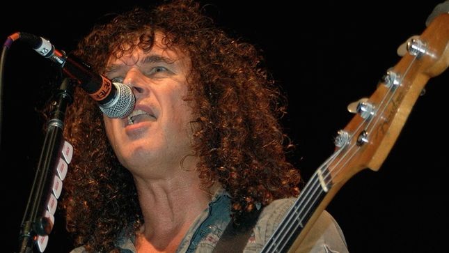 This Day In ... April 4th, 2015 - ACCEPT, SLADE, TEN, BUCKCHERRY, KILLSWITCH ENGAGE, MUDDY WATERS, GARY MOORE, MANOWAR, ALICE IN CHAINS , QUEENSRŸCHE, EVERGREY, SONATA ARCTICA