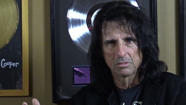 ALICE COOPER – “It’s Much More Fun Being Alice Cooper Than Being A Professional Golfer”