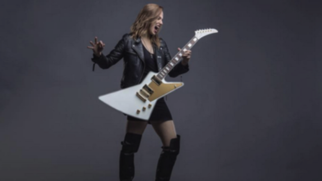 HALESTORM Vocalist LZZY HALE Talks Honesty - "I Decided A Long Time Ago To Be Unapologetically Myself"