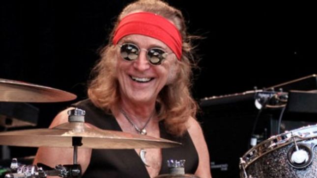 FOGHAT Drummer ROGER EARL Talks "Slow Ride" - "I Love Playing The Song; I Play It Every Night"