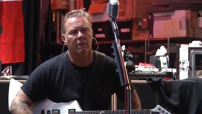 METALLICA - Video From The Making Of "Moth Into Flame" 