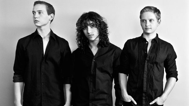 Exclusive: UNCURED Premiere “The Gift” Music Video Featuring Drummer MAX PORTNOY