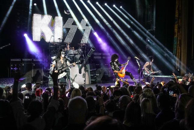 kisskruise2016official4_638
